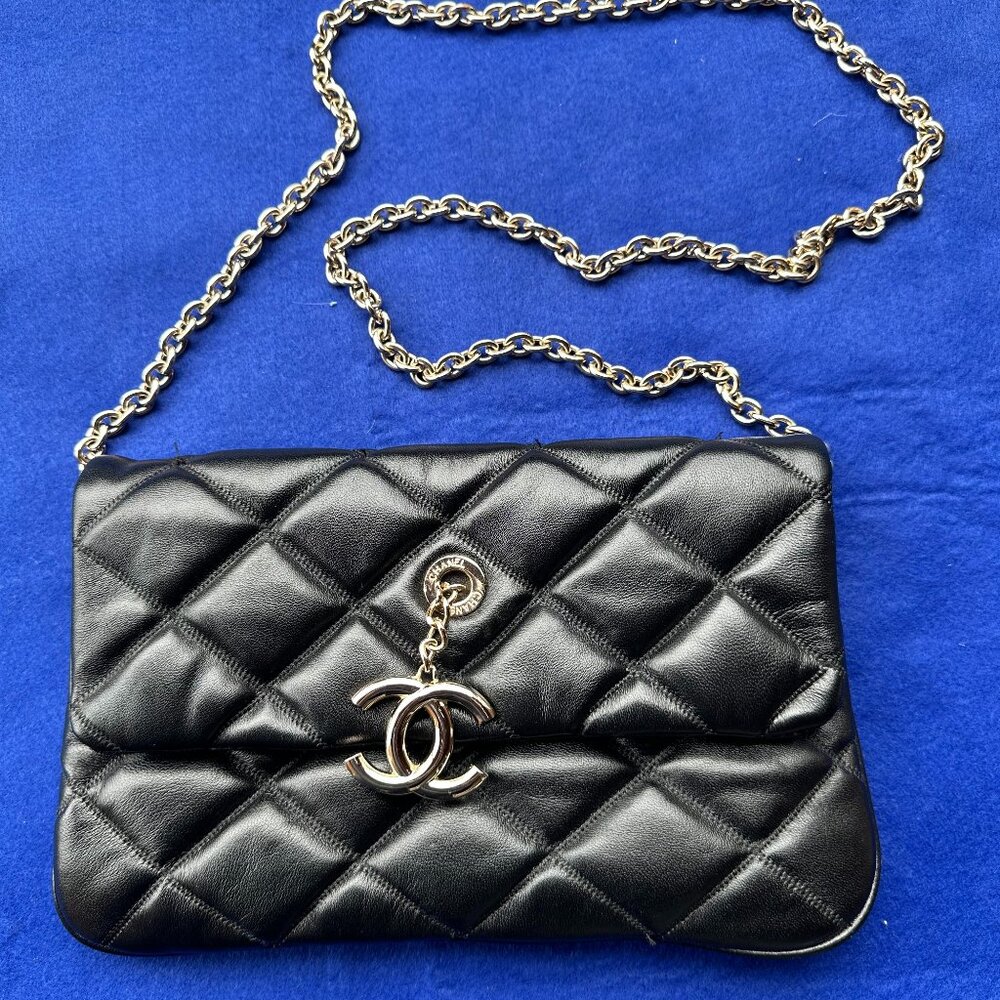 Double C Flap Over Cross Body Black Leather Purse Gold Chain & Magnetic Closure